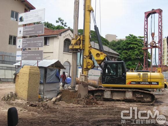 雷沃FR612D旋挖钻在斯里兰卡施工作业