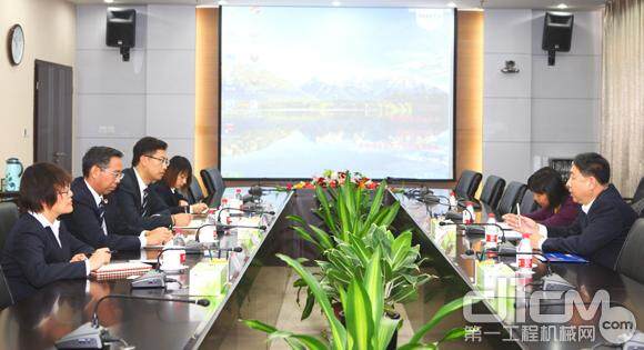 中国国际贸易促进委员会机械行业分会副会长周卫东拜访山推