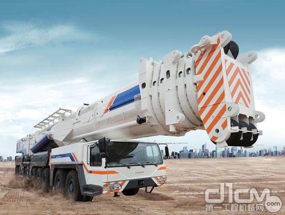 中联重科首台小千吨级全地面起重机通过初步验证