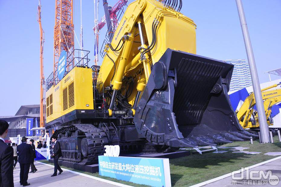 中联重科ZE3000ELS国产最大吨位挖掘机