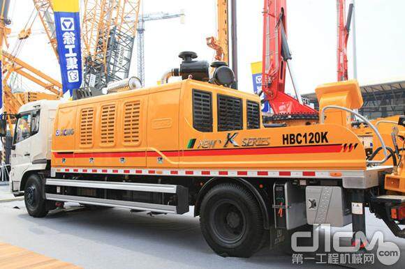 徐工行业首款双发超高压车载泵HBC120K精彩亮相2012上海宝马展