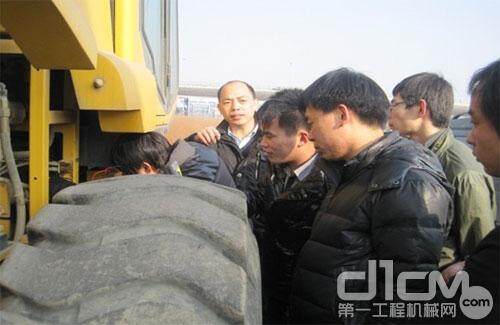 辽宁山推组织开展道路机械产品专项培训
