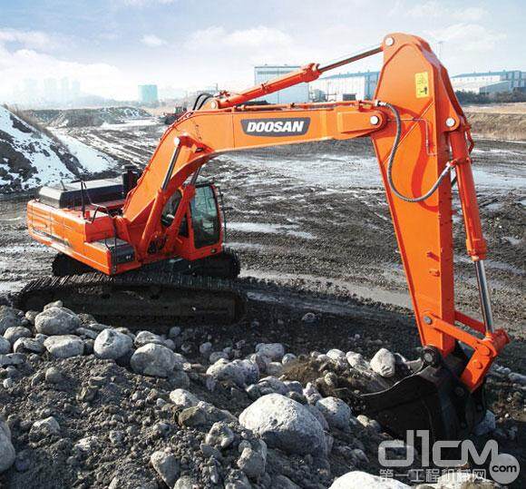 斗山DX420LC矿山型挖掘机
