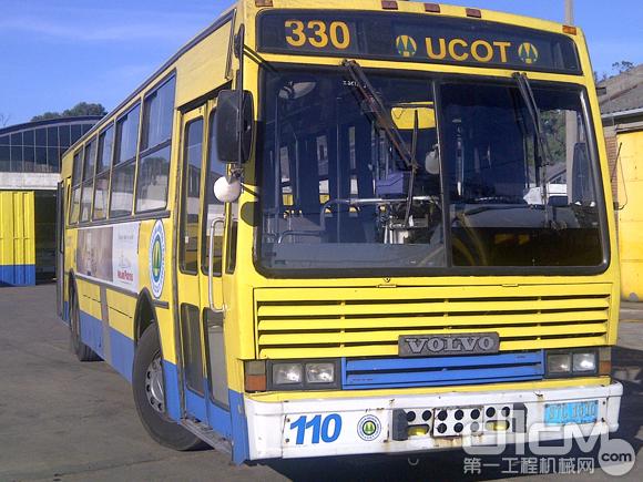 UCOT在蒙得维的亚地区运营62辆228马力、配置艾里逊MT647变速箱的沃尔沃B58 E客车。 其中的20辆将更换为配置艾里逊T270系列变速箱的 Agrale MT17.0型客车