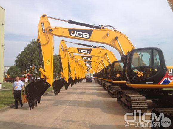 杰西博（JCB）工程机械公司在上海推出的挖掘机新品
