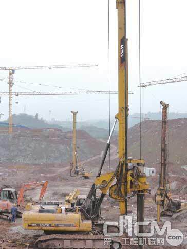 雷沃FR630D旋挖钻机助力重庆公租房建设