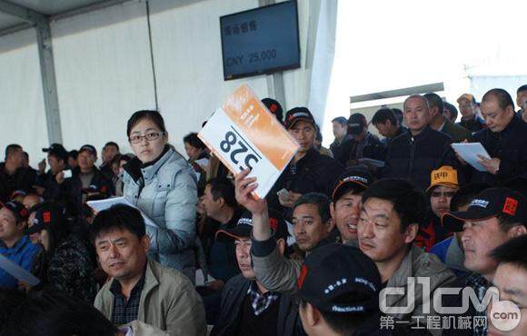 利氏兄弟北京第二场拍卖会于11月21日在北京顺义天竺综合保税区举办，现场购机用户反应热烈