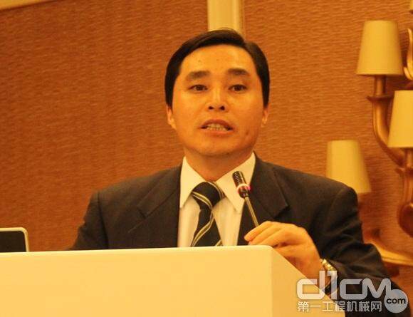 沃尔沃建筑设备（中国）有限公司王业峰副总裁在“创新、超越、拓展国际市场论坛”做主旨演讲