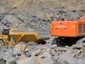 日立挖掘机装载作业