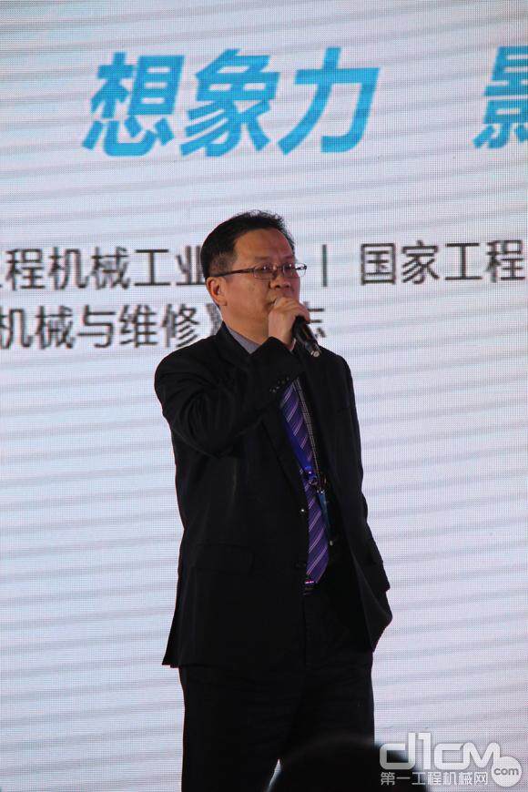 天津工程机械研究院副院长、铲土运输机械分会秘书长尚海波