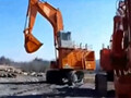 视频：牛大型矿业挖掘机施工作业