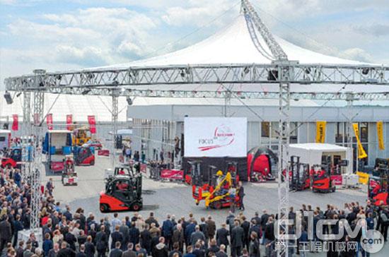林德叉车在德国美因茨举办“物料搬运世界”展