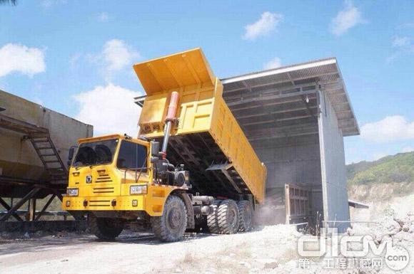 扎根异乡 徐工自重55 65吨矿用卡车批量出口泰国