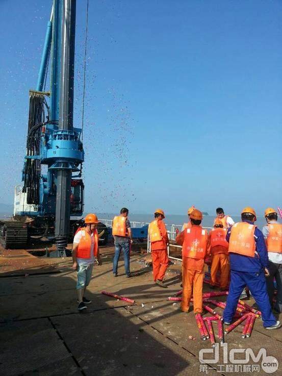 宇通重工YTR360C旋挖钻机助力杭州跨海大桥建设