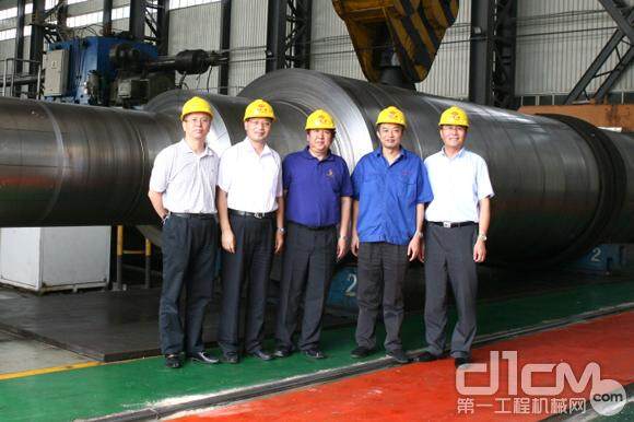 吴培国董事长率队走访第二重型机械集团公司
