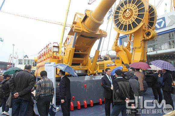 在2014上海宝马展中备受瞩目的徐工XG600D连续墙、徐工开拓者XTR260隧道掘进机