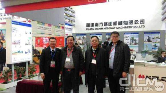南方路机亮相第十届上海国际干混砂浆技术展