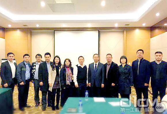 山推与泰国Asia Vehicle公司签约仪式在上海举行