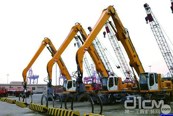利勃海尔A934C抓木机助力漳州港木材进口业务增长