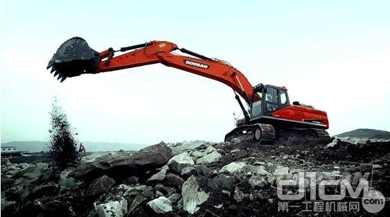 斗山新款挖掘机DX380LC-9C重庆客户使用报告 