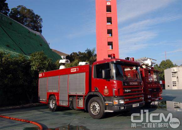 在香港消防开放日上展示的斯堪尼亚4系列消防车