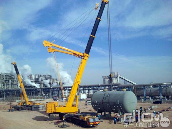 2014年1月，神华宁煤400万吨年煤炭间接液化项目罐体吊装