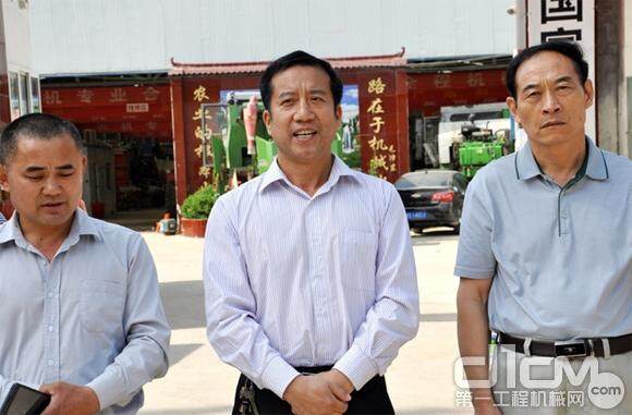 亳州市农机局长卢伯瑛宣布中国农机创客大赛亳州赛区正式启动