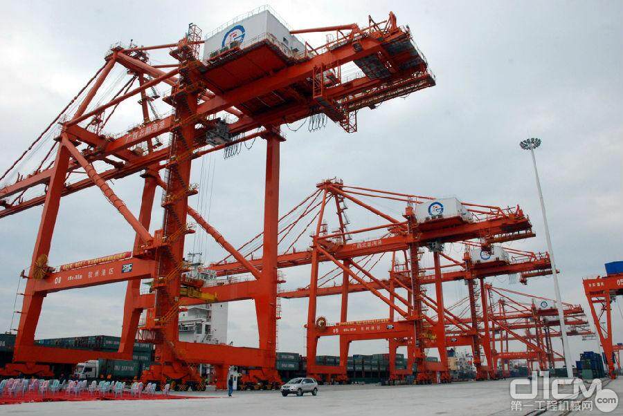 中国重型机械有限公司与广西北部湾港股份有限公司签订起重机采购合同