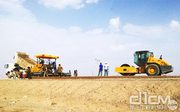成套道路机械设备建功埃塞俄比亚道路建设