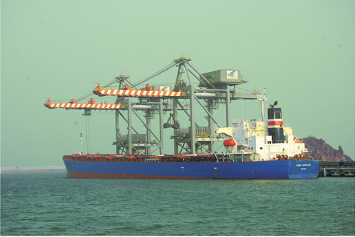 山东临工产品支持印度孟加拉湾沿岸港口运营
