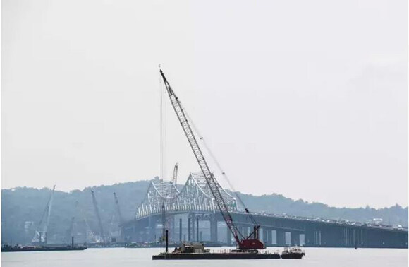 马尼托瓦克起重机助力新纽约大桥建设