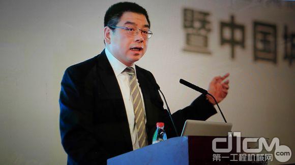 中联重科副总裁陈培亮在中环协年会上作主题发言