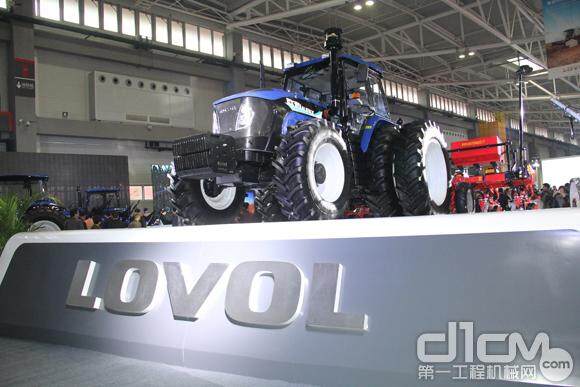 雷沃欧豹拖拉机全新品牌形象升级