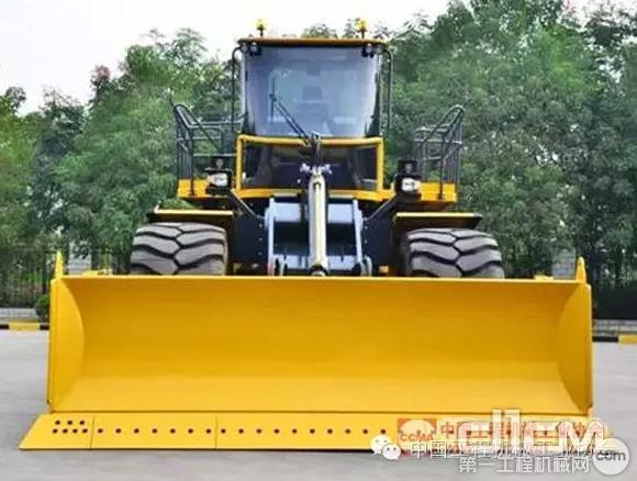 徐工总体推出中国更大马力轮式推土机