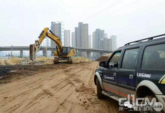 开山凿路 柳工挖掘机助力五凤口高架观音山隧道工程