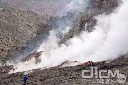 一机集团大地牌推土机首次打入煤田灭火领域