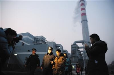 北京环保局对大兴区某高架污染源单位展开突击检查