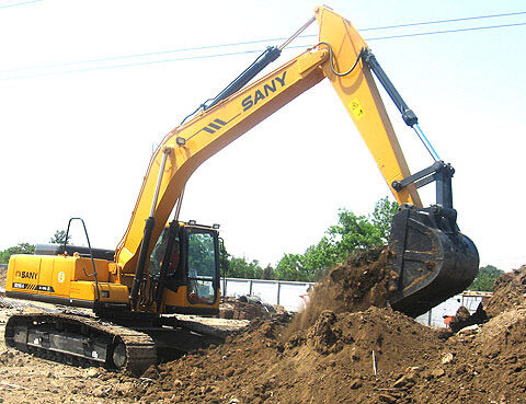 2010.5.20 三一挖掘机参与北京地铁5号线的建设。