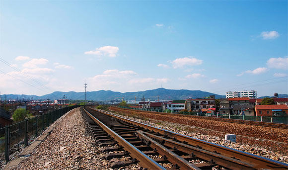 扩大基建投资是否该首选铁路