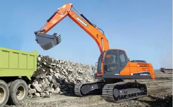斗山DX225LC-9C挖掘机