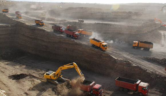 国务院会议：再压减粗钢产能1—1.5亿吨 原则上停止审批新建煤矿