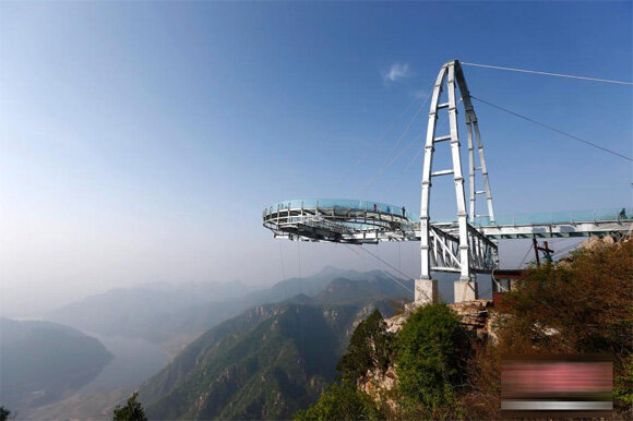 世界面积最大玻璃观景平台在北京落成