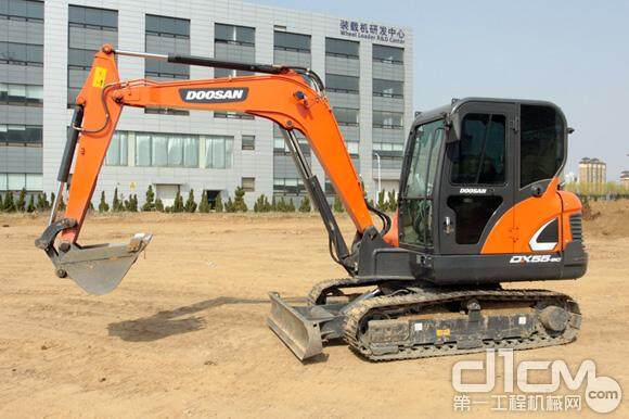 斗山DX55-9C小型挖掘机