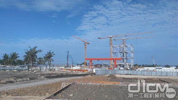 徐工XCP330(7525-16)助力印尼大型电力工程建设