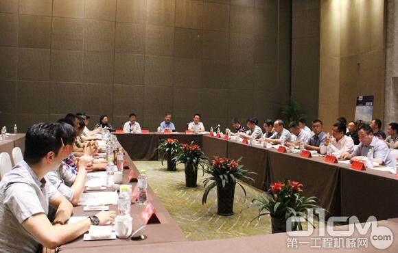 中国港口协会长江港口分会设备及现场管理专业委员会联席会议