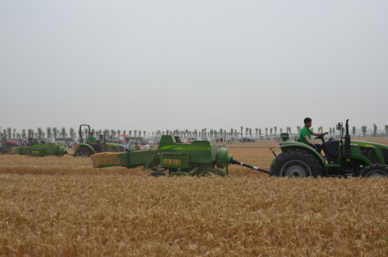 中联重科为唐河县提供农业生产全程机械化解决方案
