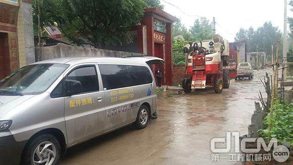 下雨期间上门为用户检修机器