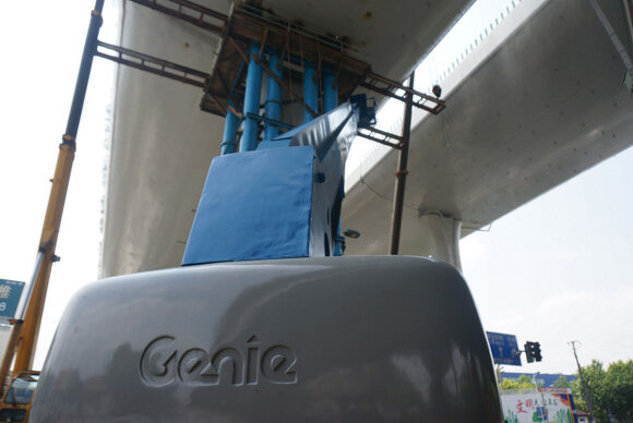 Genie ®S™-3200自行式直臂型高空作业平台