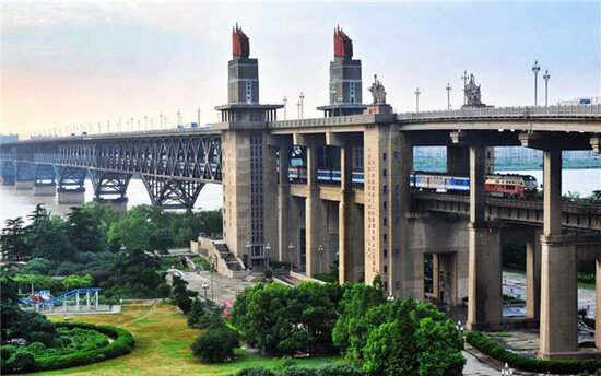南京长江大桥将封闭维修27个月 总投资10.9亿