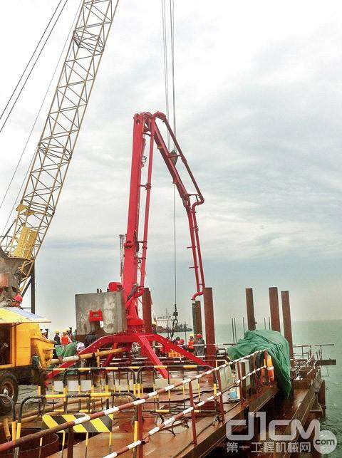再造世界工程奇迹 三一重工超60台设备护航港珠澳大桥